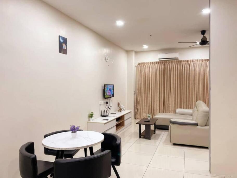 Cozyhouse 4Room 3Bath Room 10Pax'''Simpangampattasek Simpang Ampat  المظهر الخارجي الصورة