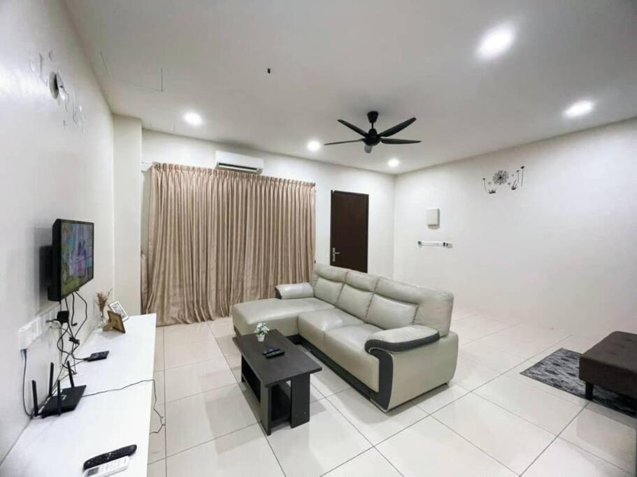 Cozyhouse 4Room 3Bath Room 10Pax'''Simpangampattasek Simpang Ampat  المظهر الخارجي الصورة