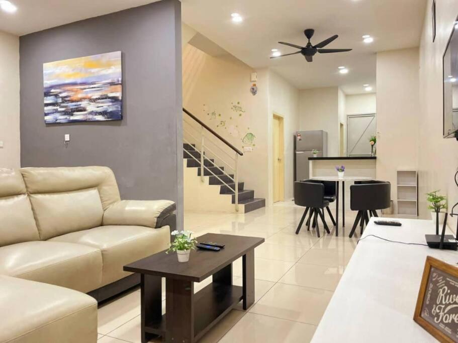 Cozyhouse 4Room 3Bath Room 10Pax'''Simpangampattasek Simpang Ampat  المظهر الخارجي الصورة