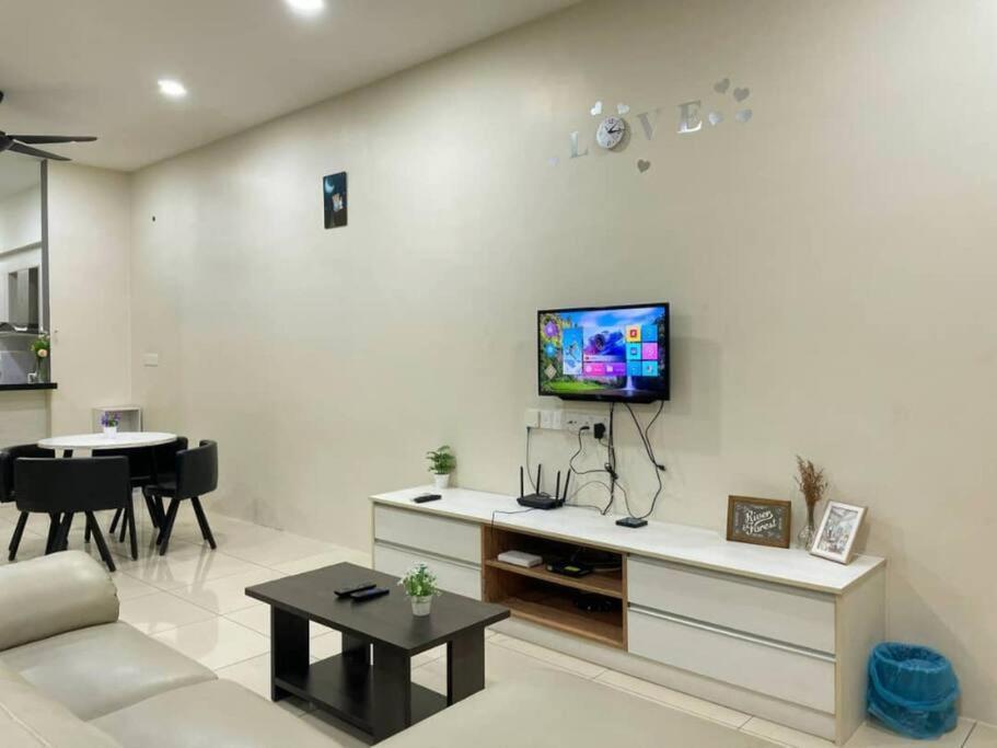 Cozyhouse 4Room 3Bath Room 10Pax'''Simpangampattasek Simpang Ampat  المظهر الخارجي الصورة